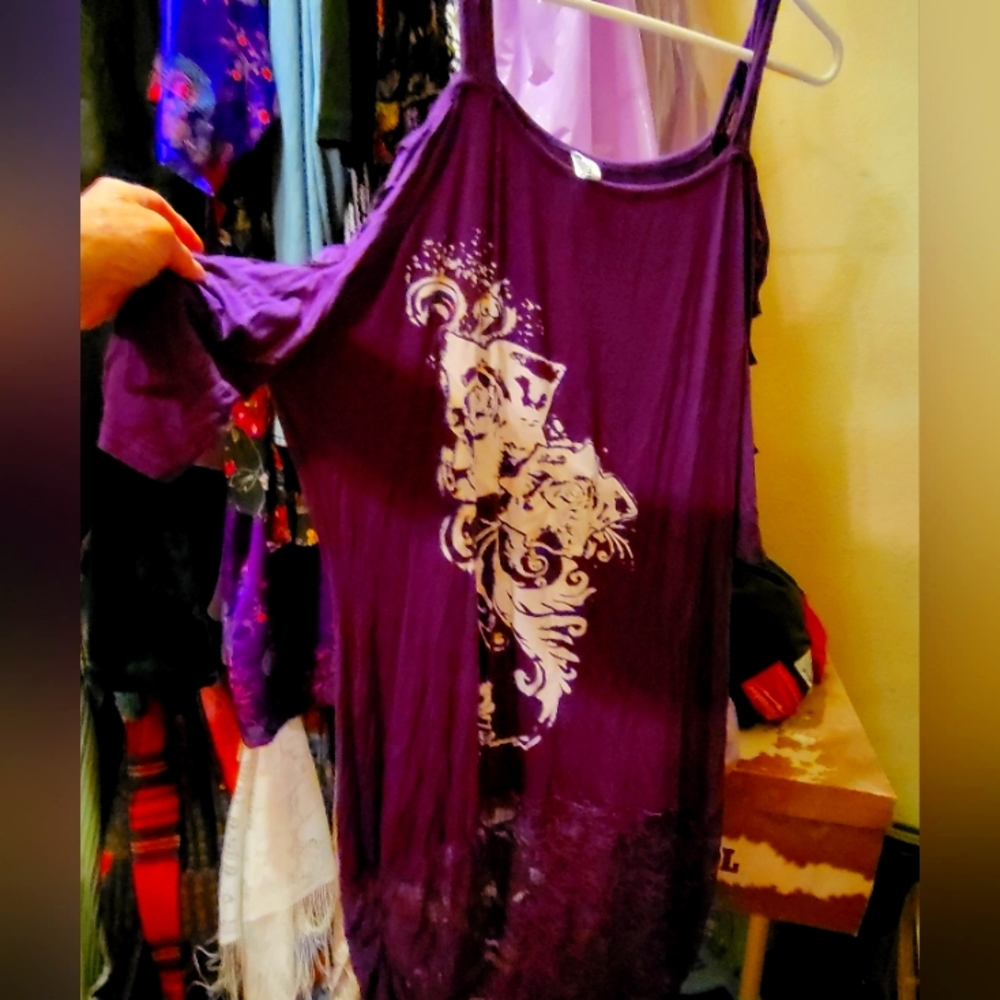 Spagetti strap peek a boo sleeve with purple lace